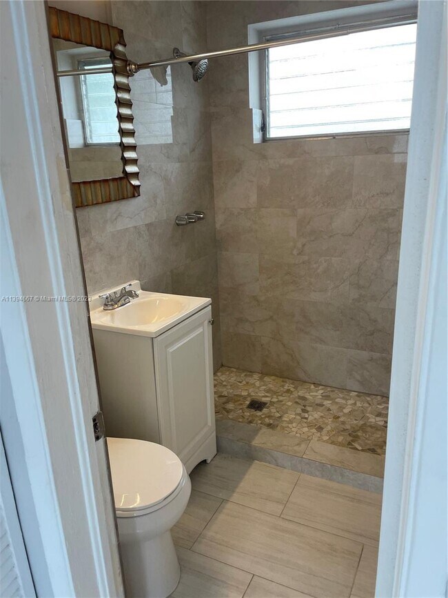 Foto del edificio - 2420 SW 34th Ave