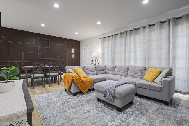 Foto del edificio - 7125 Simpson St