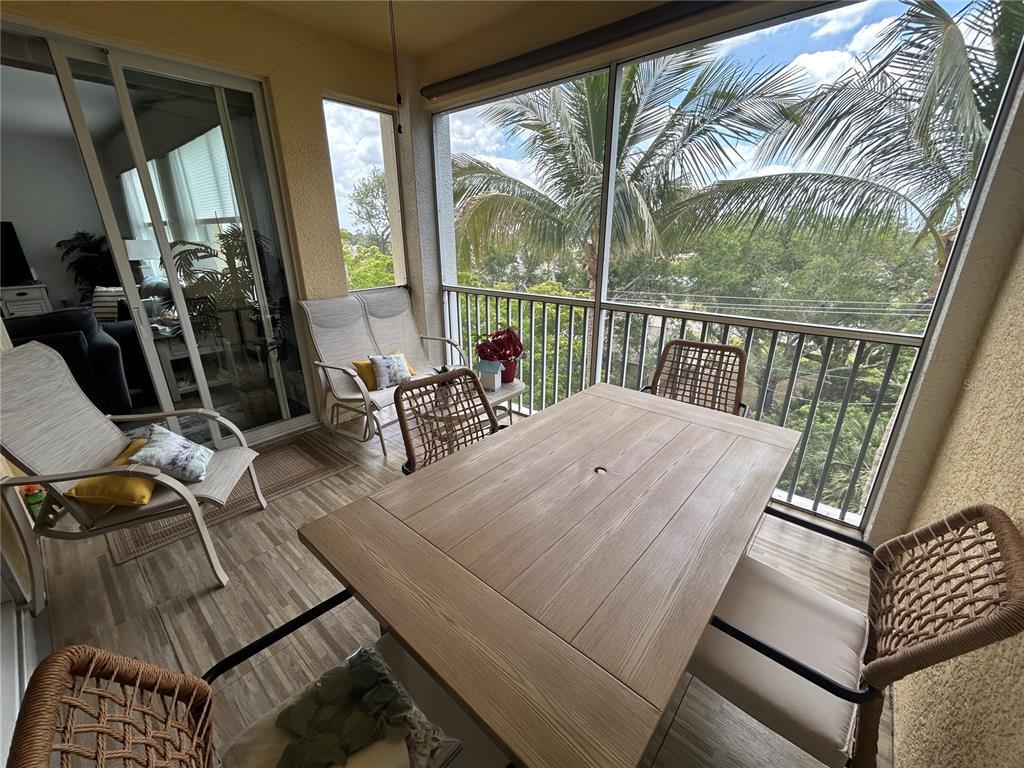 Foto principal - 255 West End Dr