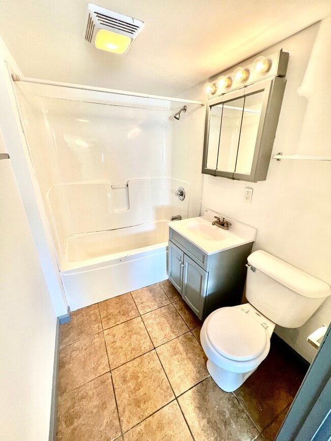 Building Photo - 329 S Lafayette St