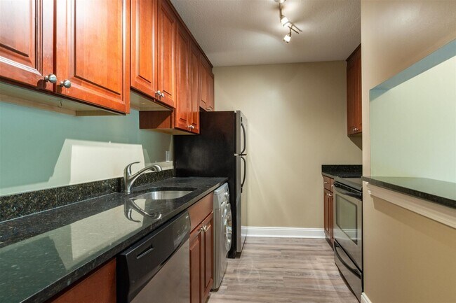 Building Photo - 146 Eastern Ave