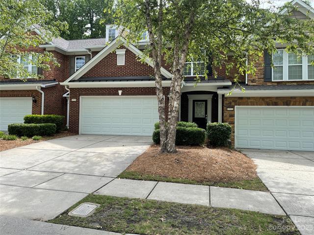 Foto principal - 15536 Canmore Street
