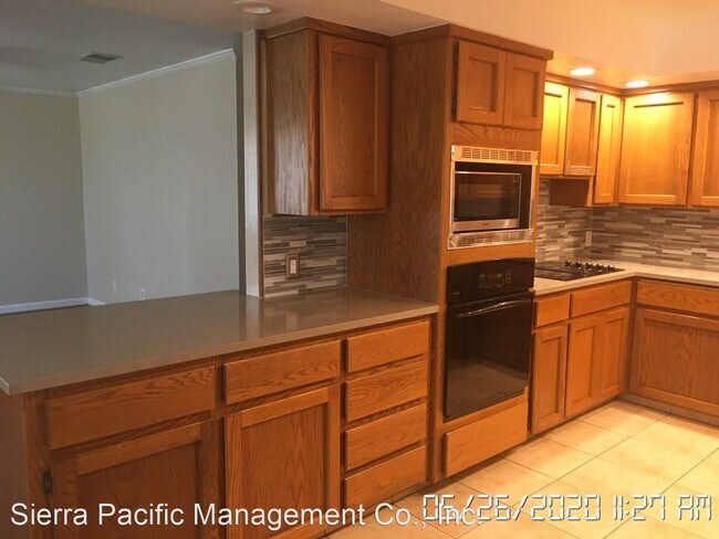 Foto del edificio - 4 br, 2 bath House - 1105 Nelson Ave
