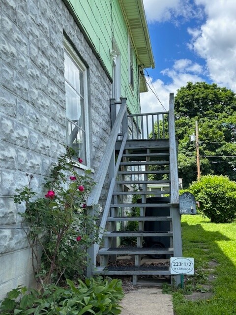 Entry - 223 W Clinton St