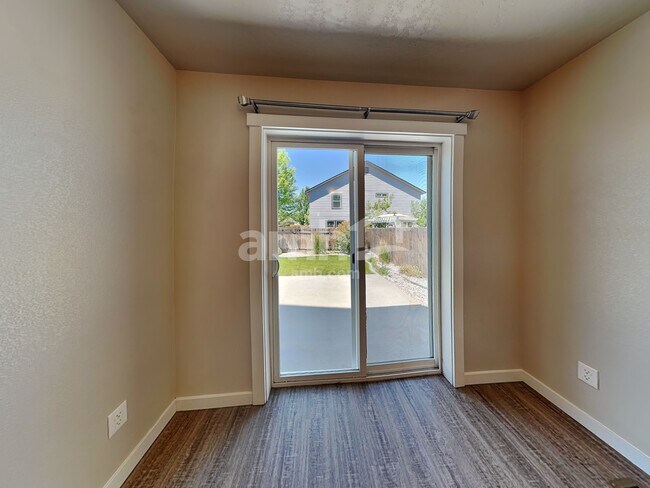 Foto del edificio - 9860 W Mossywood Dr