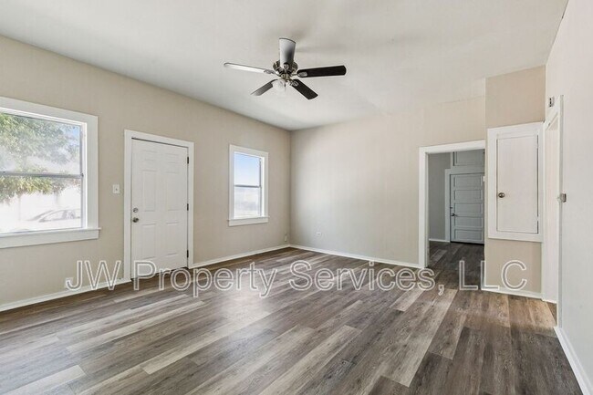 Foto del edificio - 4200-4202 5th St
