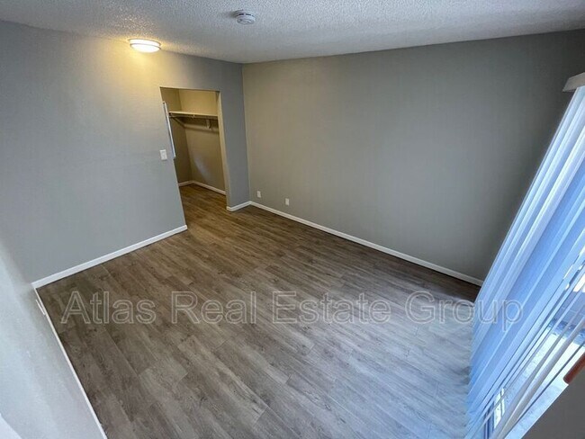 Foto del edificio - 5447-5457 W 4th Ave