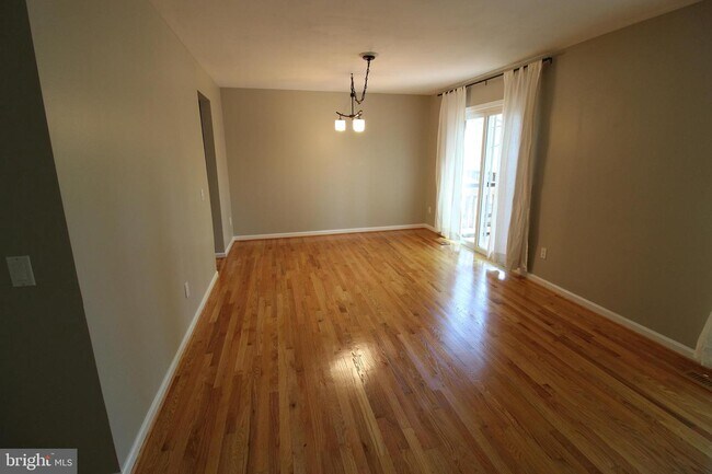 Foto del edificio - 6055 Meyers Landing Ct