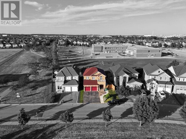 Building Photo - 47 Beavervalley Dr