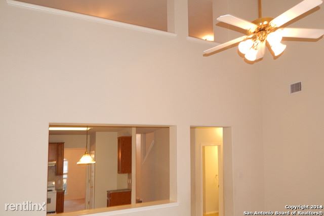 Foto del edificio - 4656 Summit Hill Dr