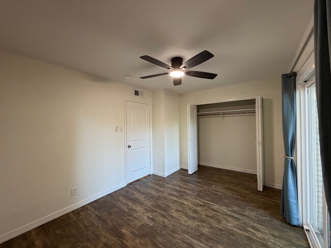 Building Photo - 170 De Chantle Rd