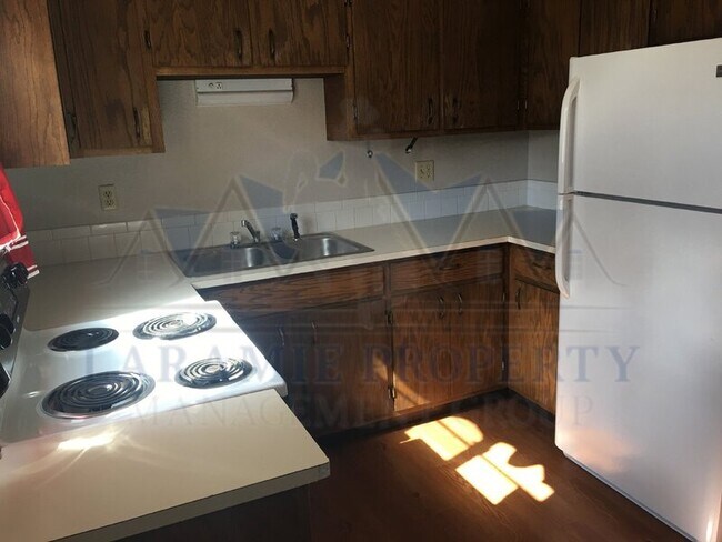 Foto del edificio - 802 E Canby St