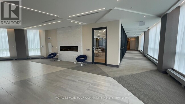 Photo du bâtiment - 415-415 Sea Ray Ave