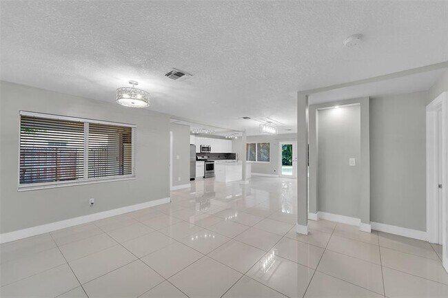 Foto del edificio - 251 NW 34th St