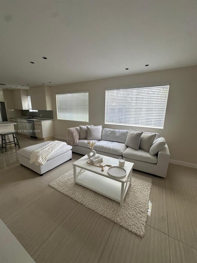 Foto del edificio - 9464 Abbott Ave