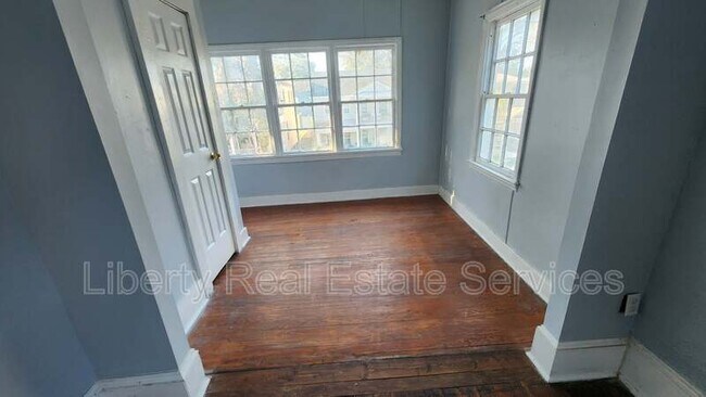 Foto del edificio - 826 E Duffy St