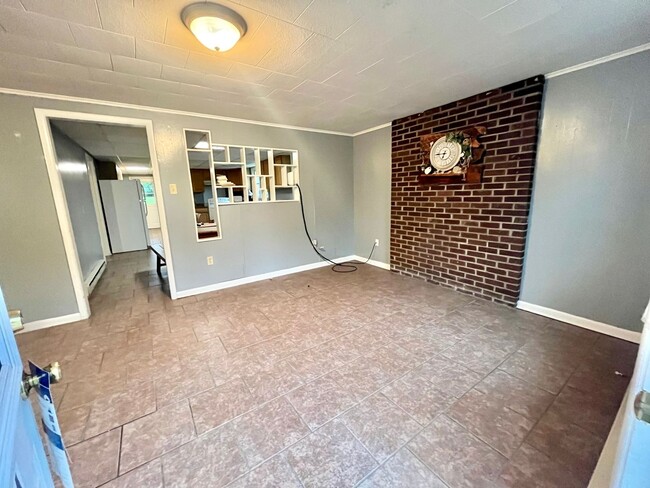 Building Photo - 118 Grove St