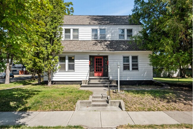 Foto del edificio - 801 E Lakeside Ave