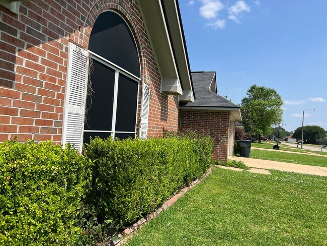 Foto del edificio - Close to Barksdale Air Force Base... You d...