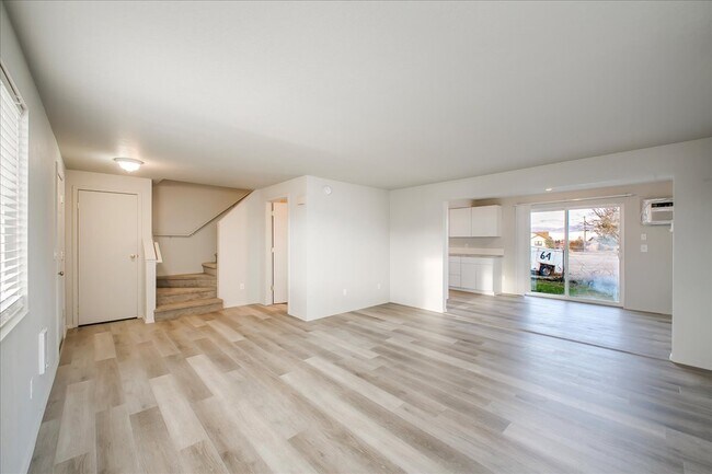 Foto del edificio - 2376 W Panama St