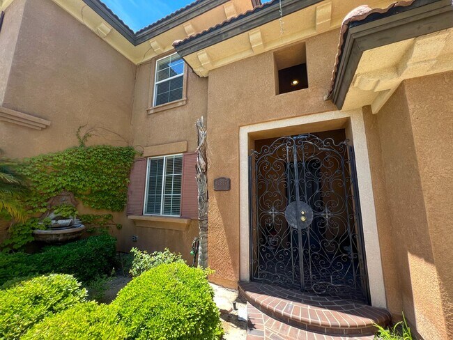 Foto del edificio - Spacious 4 Bedroom 3 Bathroom Home with 3 ...