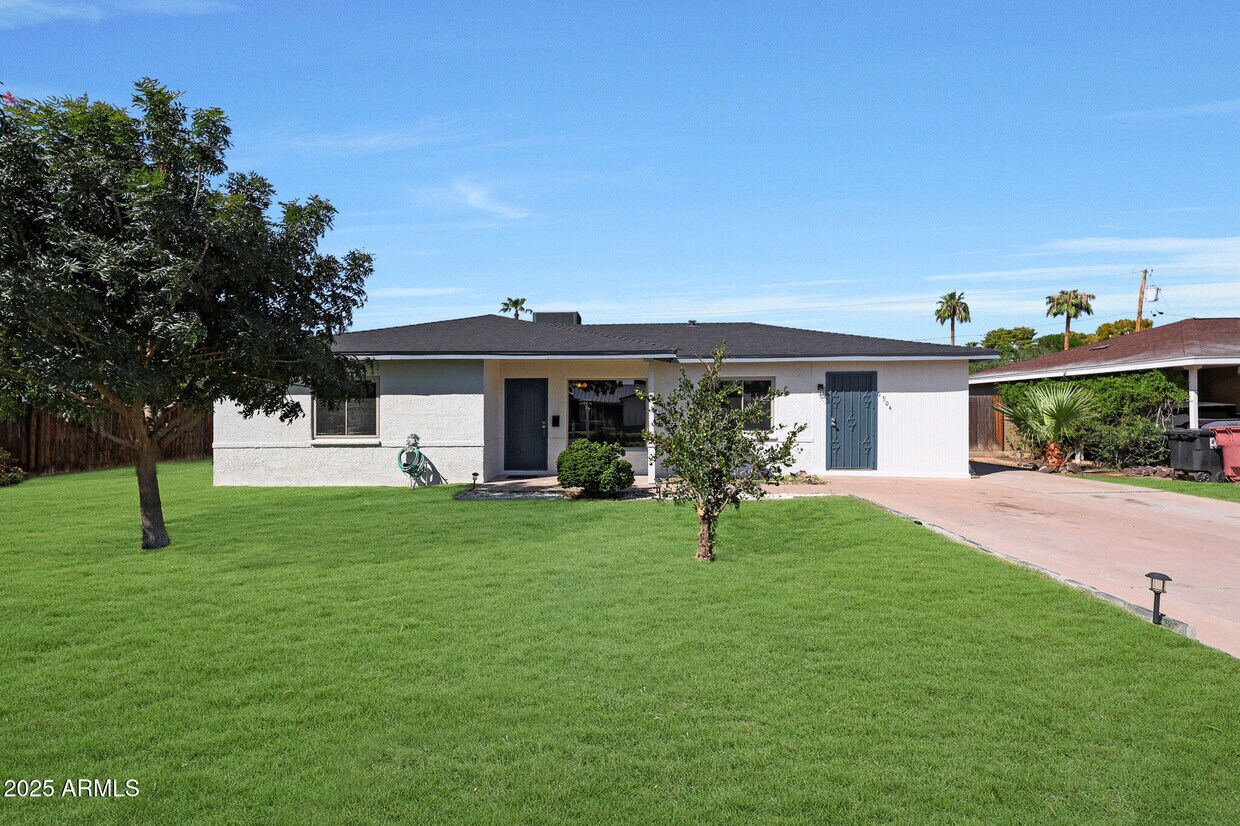 Foto principal - 6904 E 6th St