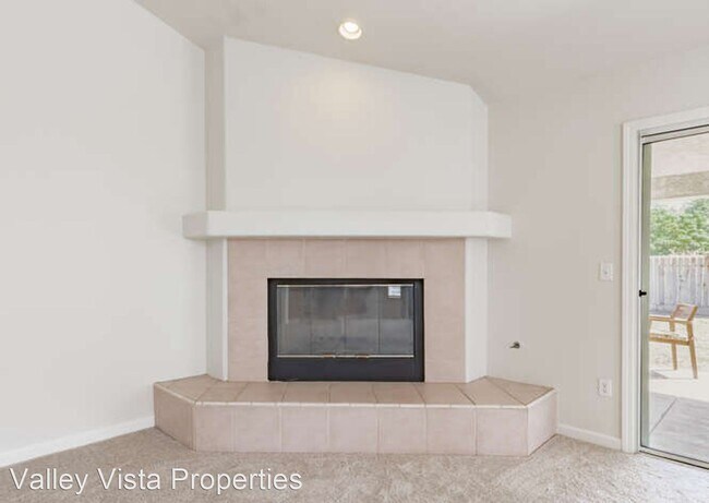 Building Photo - 3 br, 2 bath House - 213 Caesar Ave