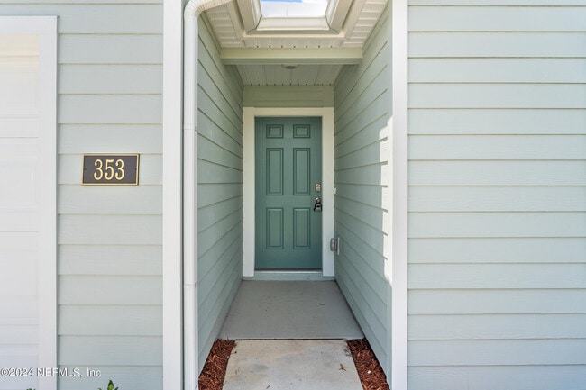 Building Photo - 353 Ardila Cir