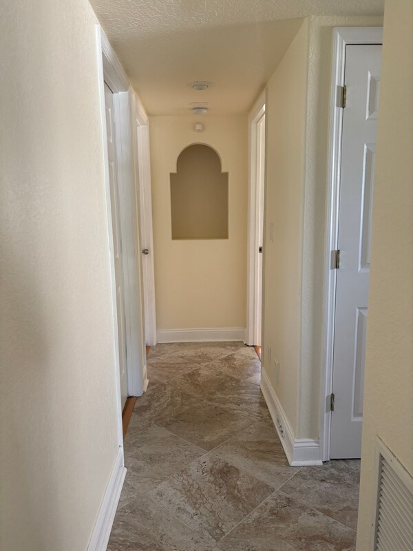 Foto del edificio - 340 Carrousel Ct