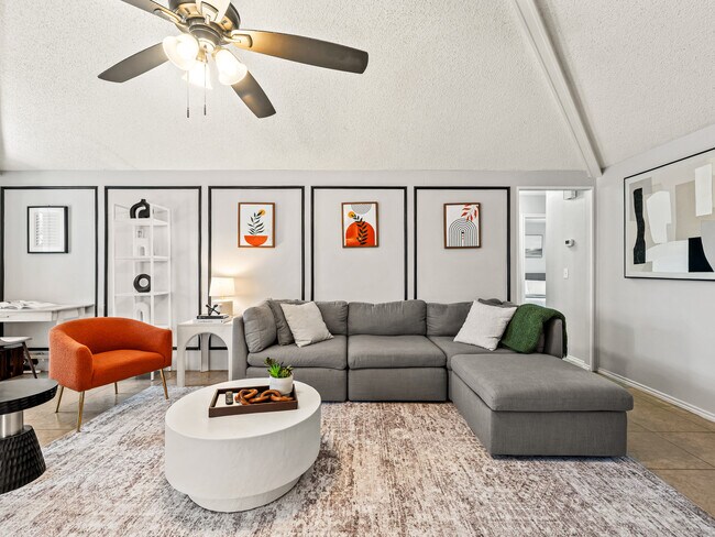 Foto del edificio - 1113 Roaring Springs Dr