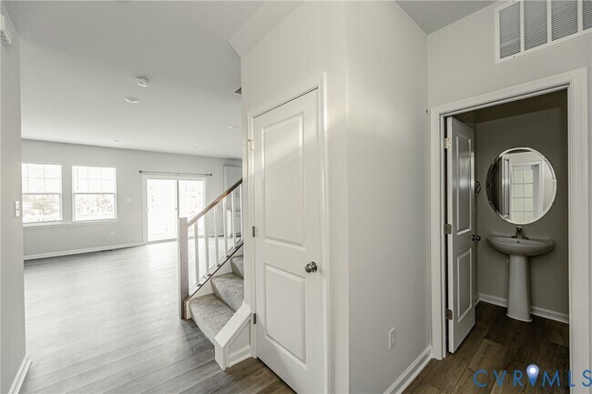 Foto del edificio - 6467 Fennec Run