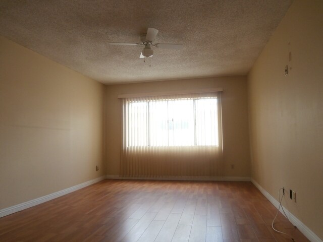 Foto del edificio - 5055 Coldwater Canyon Ave