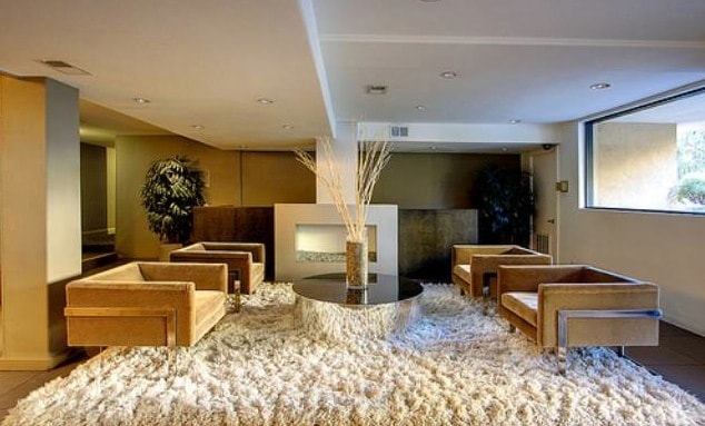 lobby - 141 S Clark Dr