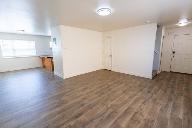 Photo - 1240 Bunting Ave Apartment