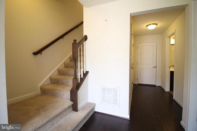 Foto del edificio - 5442 Stream Bank Ln
