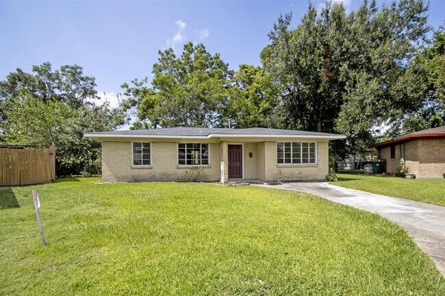 Building Photo - 7 Talisman Ct