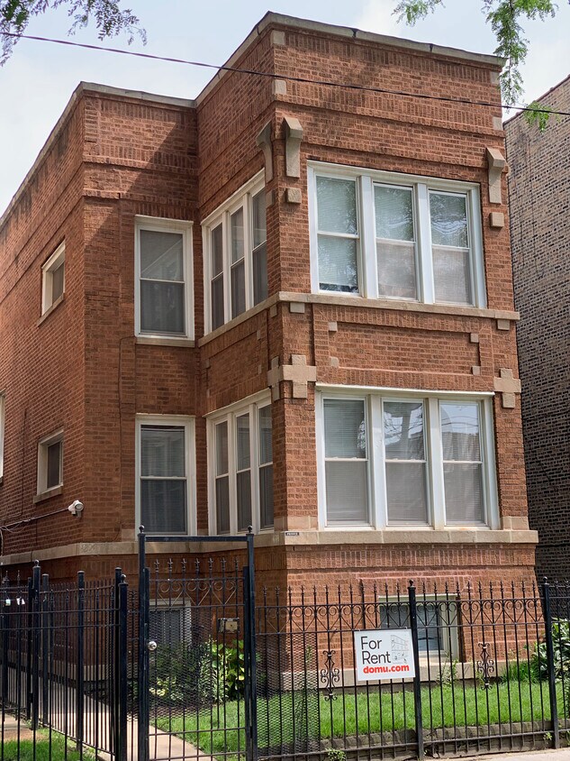 Building Front - 3218 W Eastwood Ave