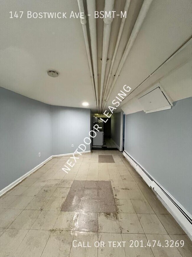 Foto del edificio - 147 Bostwick Ave