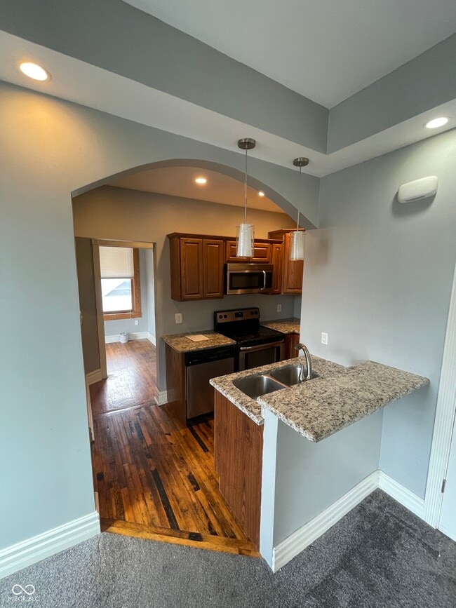 Foto del edificio - 410 E 16th St