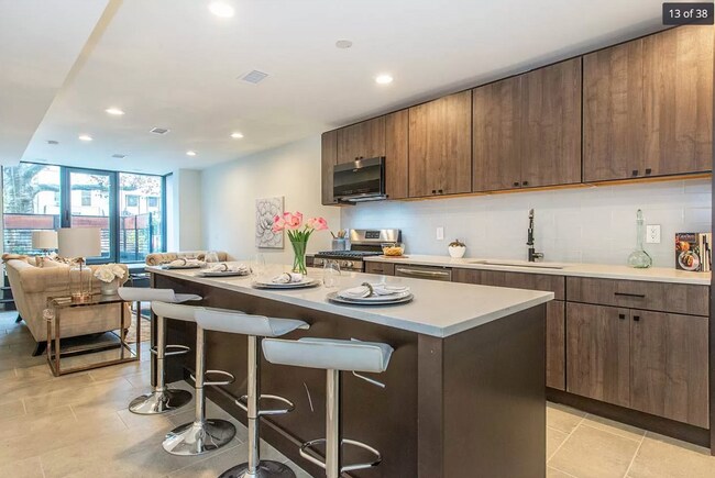 Kitchen - 13 Magnolia Ave