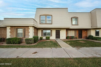 Building Photo - 1014 E Bendix Dr