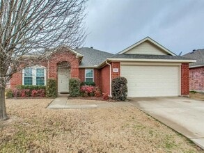 Building Photo - 517 Robinwood Rd