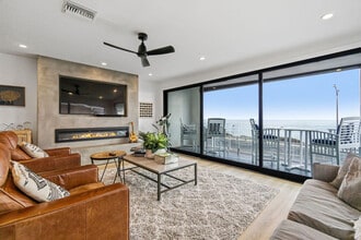 Building Photo - 3470 Carlsbad Blvd