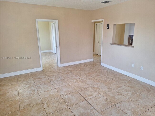Foto del edificio - 3538 SW 24th St