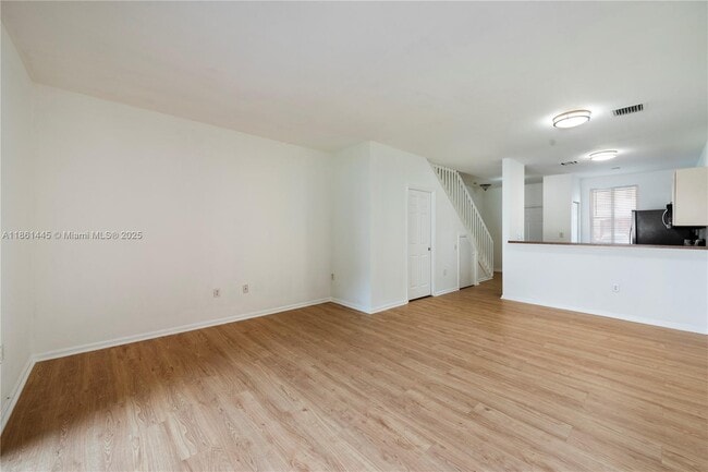 Foto del edificio - 17347 NW 7th Ave