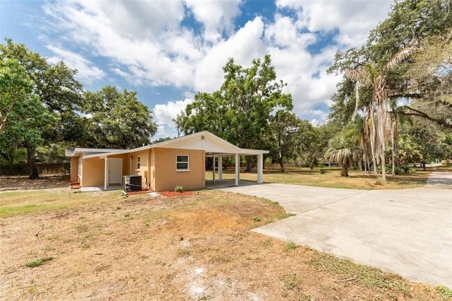 Foto del edificio - 4323 Culbreath Rd