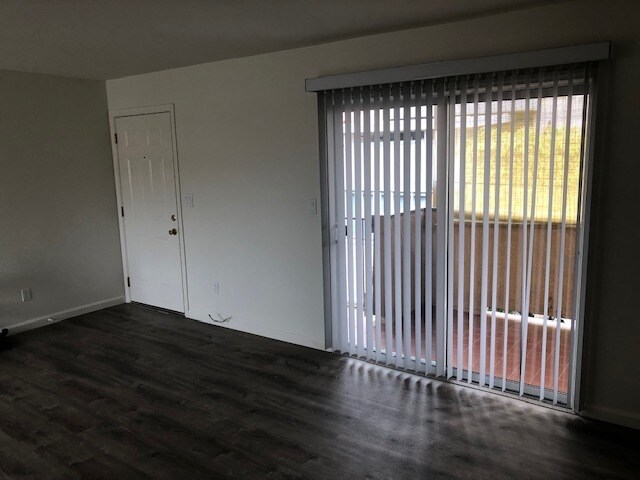 Foto del edificio - 16852 Sims Ln