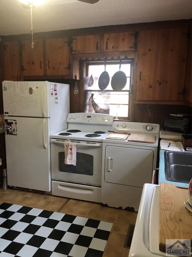 Building Photo - 177 Nantahala Ave