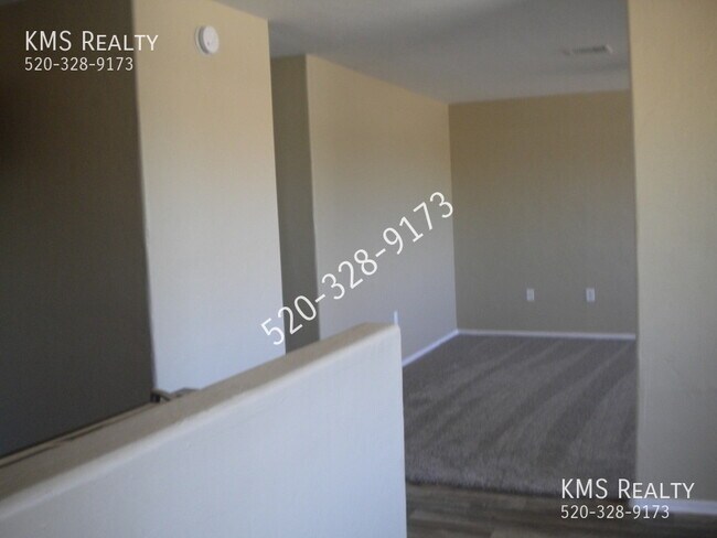 Building Photo - 4 Bed / 2Bath - OWNER/AGENT
