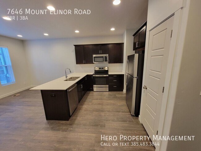 Building Photo - Fantastic BRAND NEW Gorgeous Townhome!